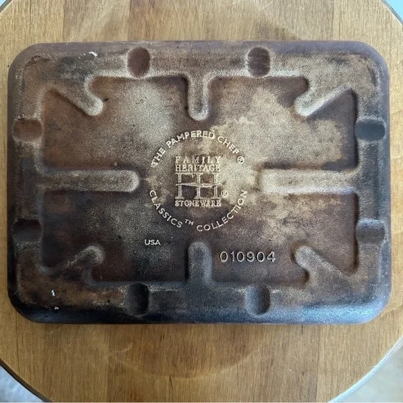 SOLD-Pampered Chef Family Heritage Stoneware 9x7 Inch Small Bar Pan Toaster Oven - Picture 4 of 9